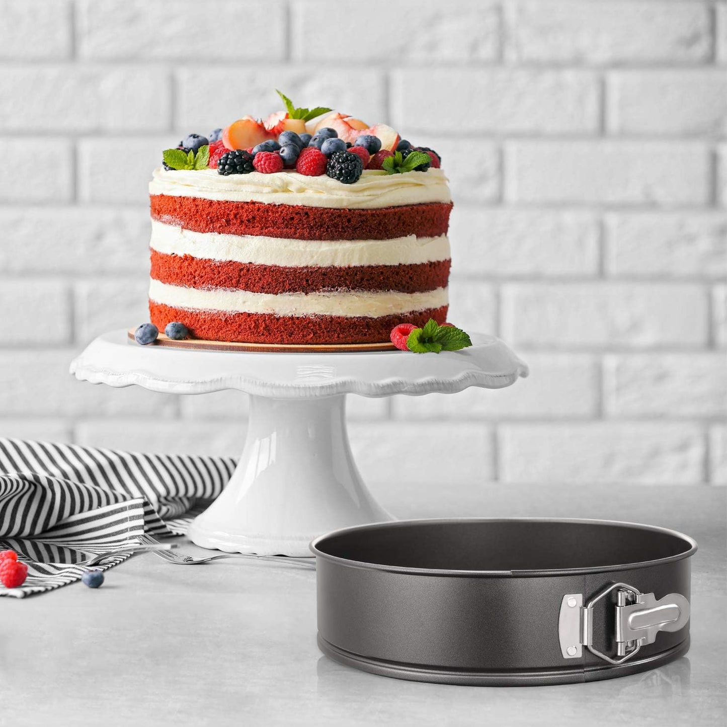 Hiware 7 Inch Non-stick Springform Pan/Cheesecake Pan/Leakproof Cake Pan - Accessories for Instant Pot 6, 8 Qt Pressure Cooker