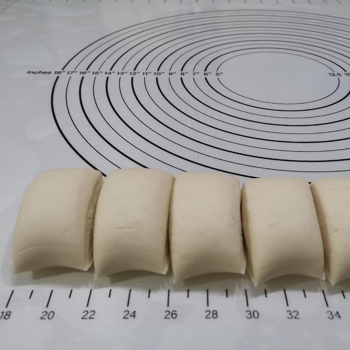 Yansumi Silicone Pastry Mat Extra Large Non-Slip Mat for Rolling Dough Pie Crust and Baking Non-Stick with Measurements (XXL,32"L x 24"W, Black)